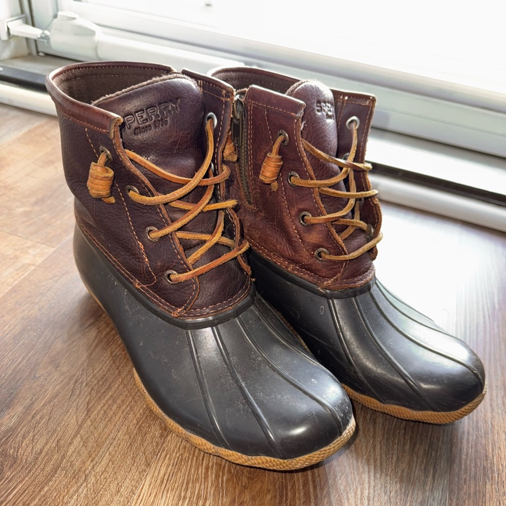 Sperry Two-Tone Duck Boots women’s 7.5